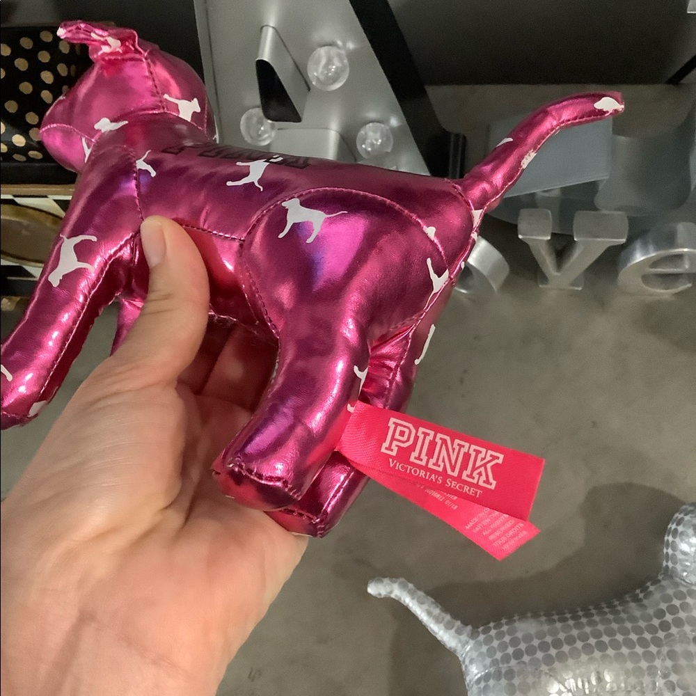 TWO COLLECTIBLE DOGS BY PINK BY VICTORIA’S SECRET - Picture 10 of 11